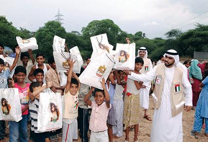 محمد بن راشد يتبرع بكسوة 1.5 مليون طفل